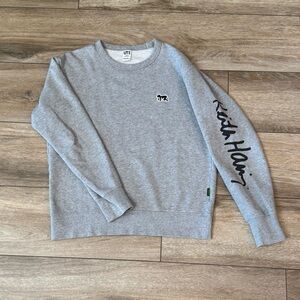 Uniqlo Light Gray Crewneck Sweater
